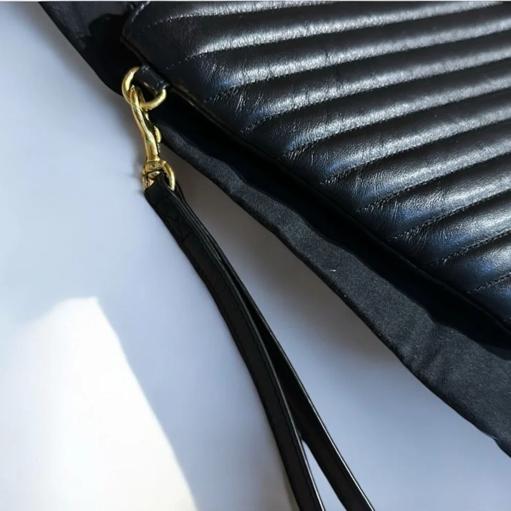 Saint Laurent Matelasse Chevron Zip
Clutch - Large Like New! - Picture 8 of 16
